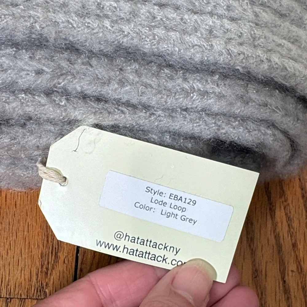 Hat Attack Lodge Loop Scard Knit Grey NWT‎